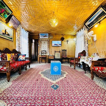 SrīnagarHouseboat New Retreat Group住宿加早餐旅馆 外观 照片