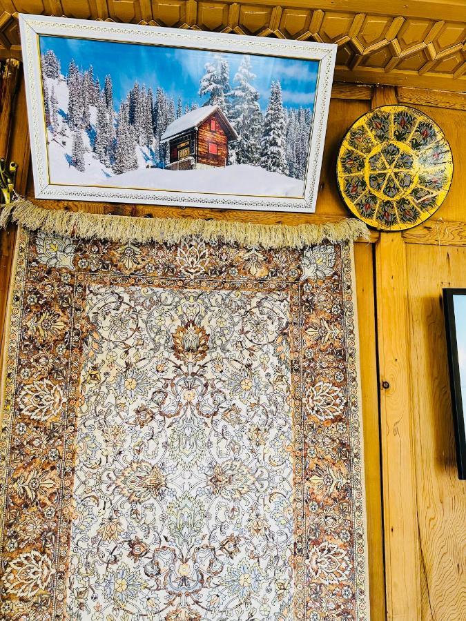 SrīnagarHouseboat New Retreat Group住宿加早餐旅馆 外观 照片