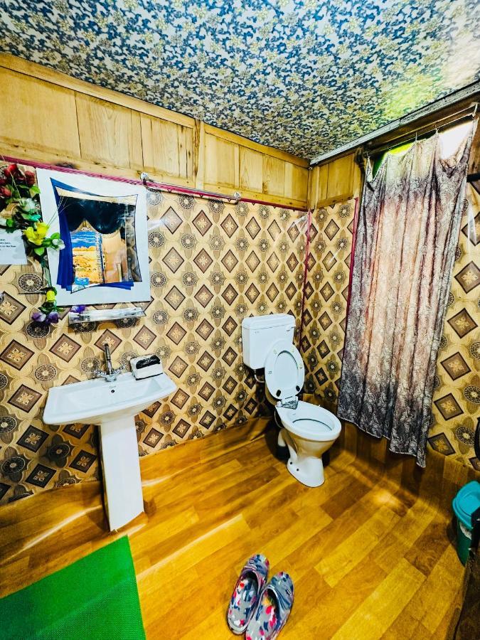 SrīnagarHouseboat New Retreat Group住宿加早餐旅馆 外观 照片